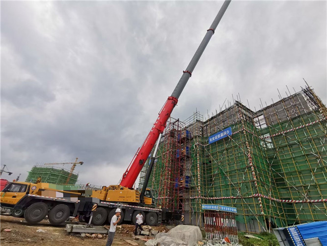 岱岳区吊车租赁需要注意事项