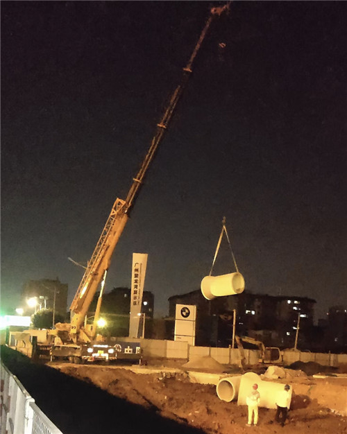 岱岳区“弯臂矫正”—— 吊车的 “形变补偿” 技术